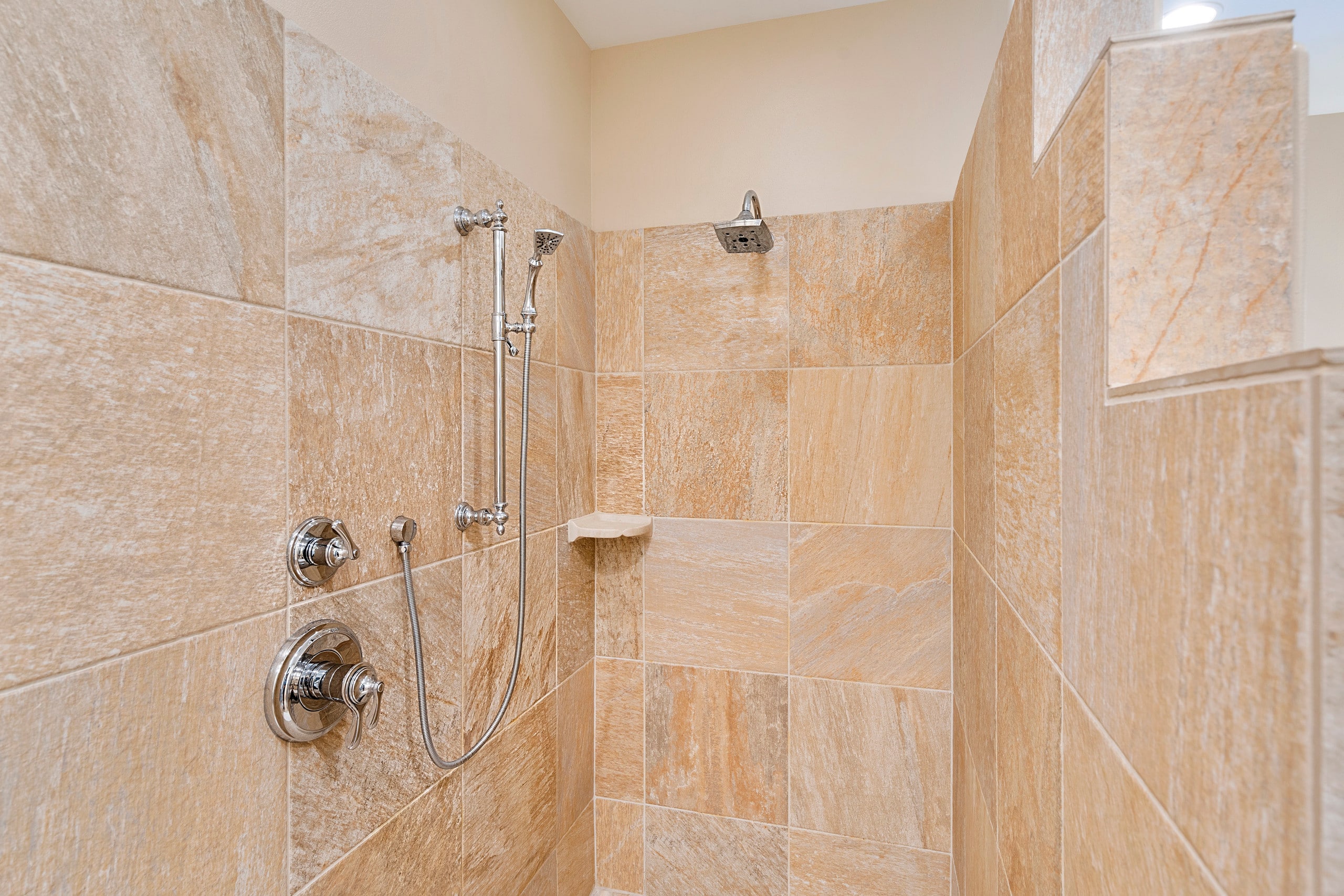 Home in Kailua-Kona · ★4.87 · 3 bedrooms · 3 beds · 2.5 baths - Image 10