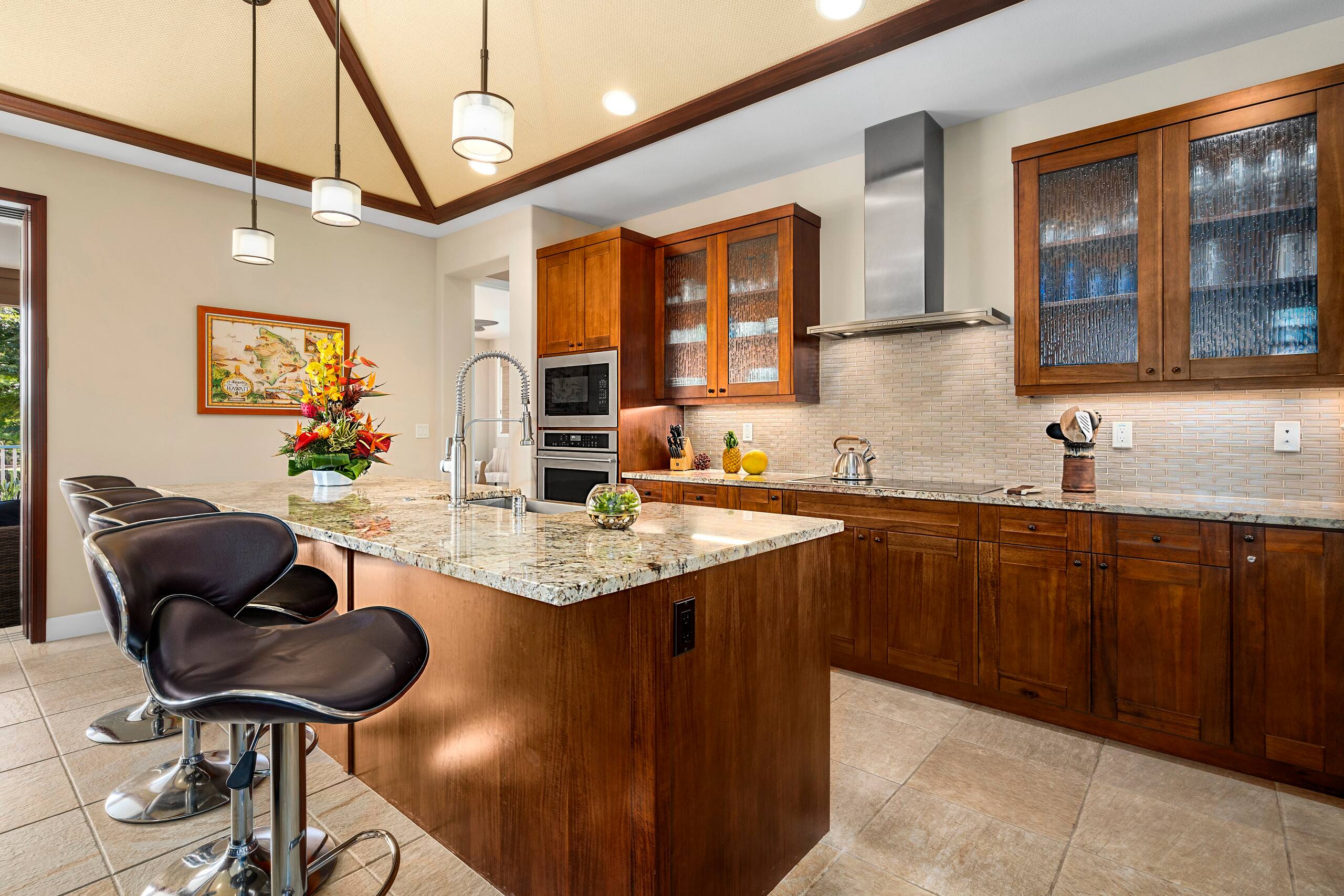 Home in Kailua-Kona · ★4.87 · 3 bedrooms · 3 beds · 2.5 baths - Image 25