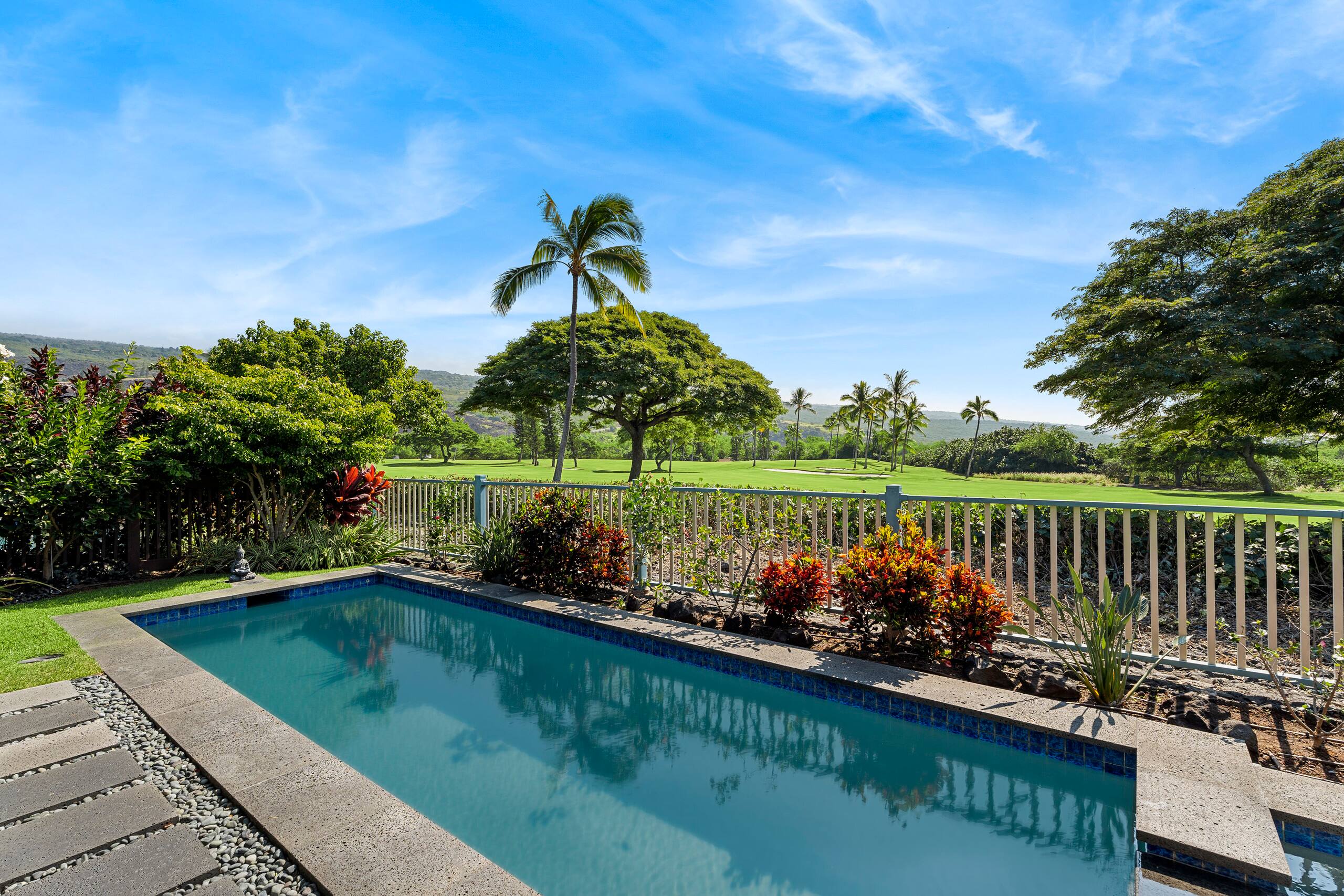 Home in Kailua-Kona · ★4.87 · 3 bedrooms · 3 beds · 2.5 baths - Image 33