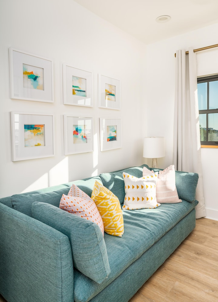 Bedroom 5 (Queen Sofa Bed & Office Area)