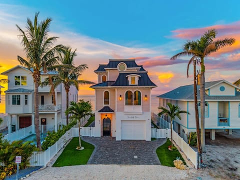 Serendipity Deux: Luxury Beachfront Retreat + Elev