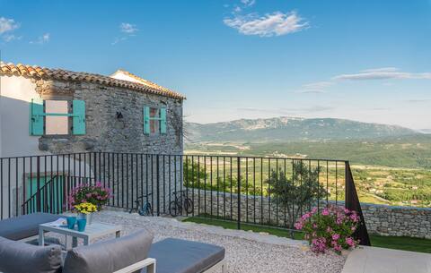 Villa Paola with a Roof-pool in central Istria