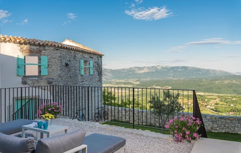 Successful Airbnb property: Villa paola with a roof-pool in central istria in Općina Pićan