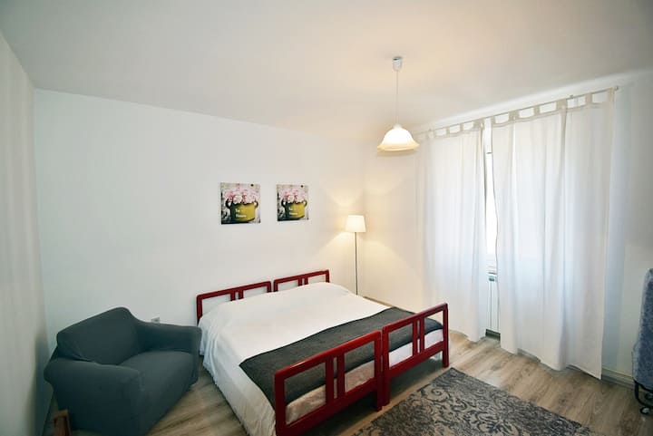 ห้องนอน 2 พื้นที่: 14 ตร.ม.