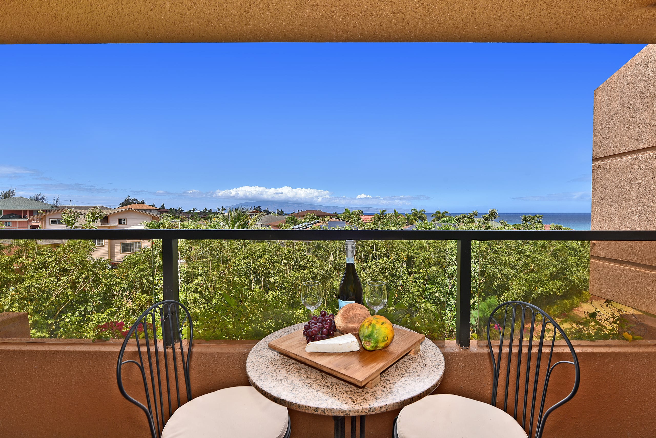 Condo in Lahaina · ★4.15 · 1 bedroom · 2 beds · 1 bath - Image 18