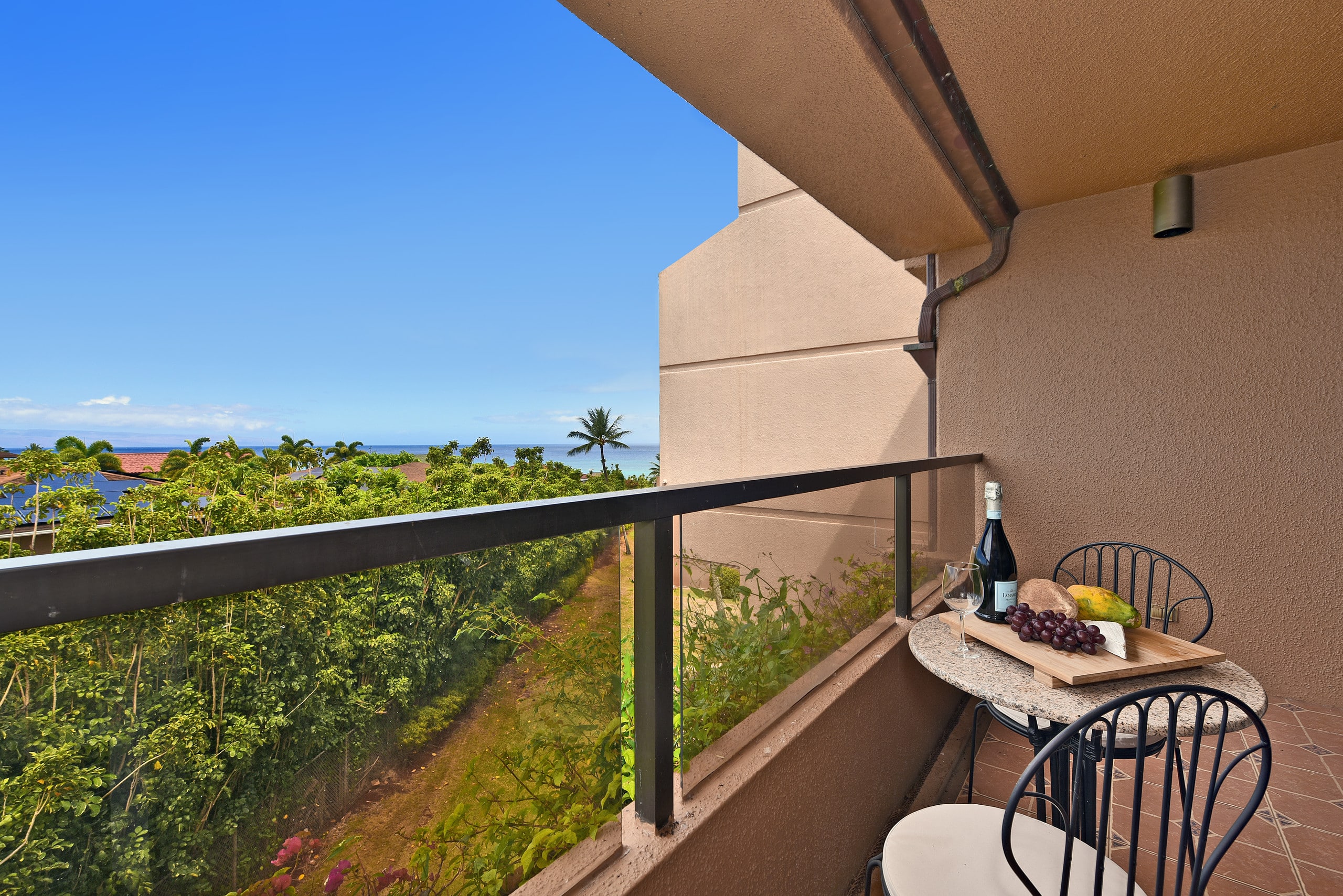 Condo in Lahaina · ★4.15 · 1 bedroom · 2 beds · 1 bath - Image 20