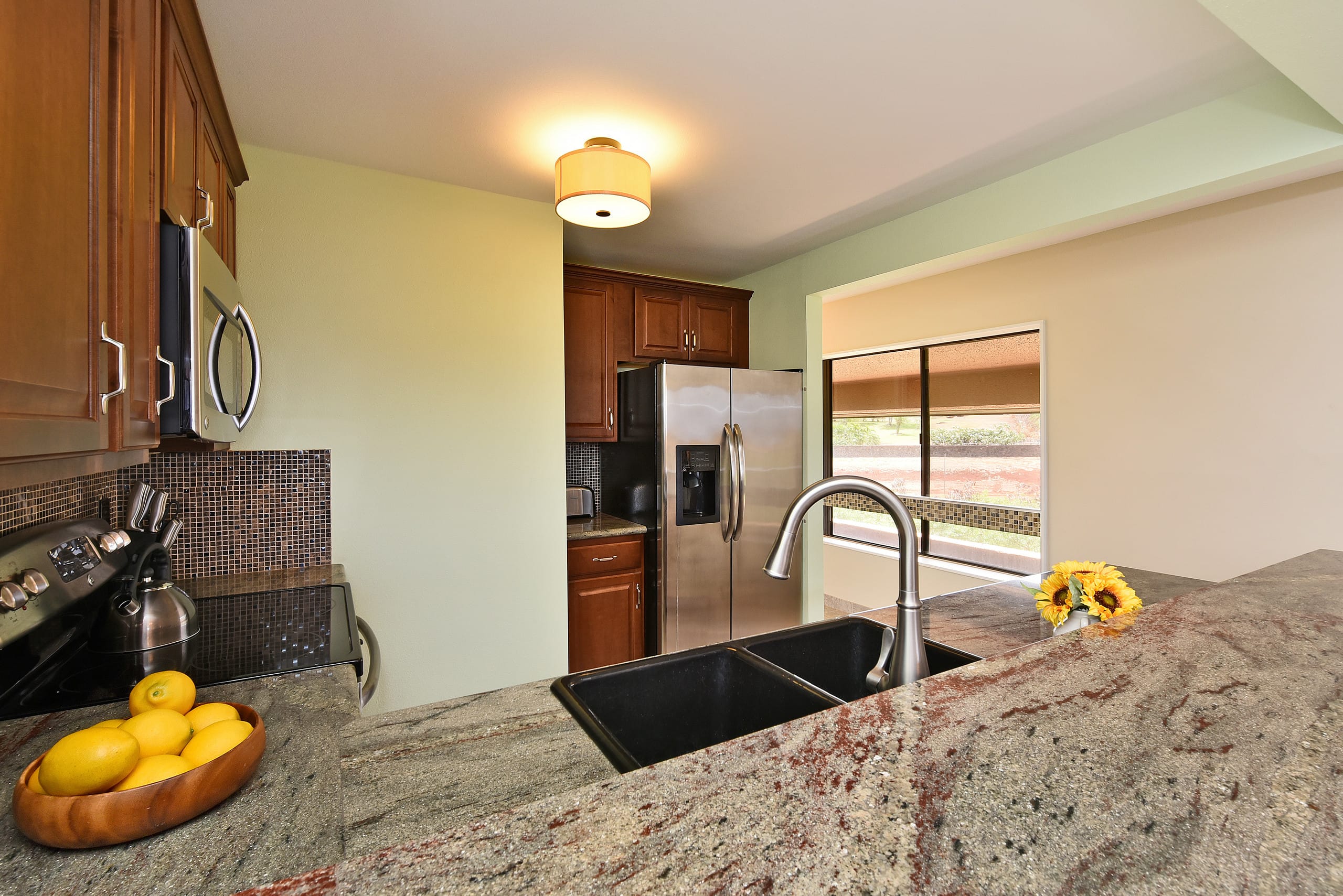 Condo in Lahaina · ★4.15 · 1 bedroom · 2 beds · 1 bath - Image 7