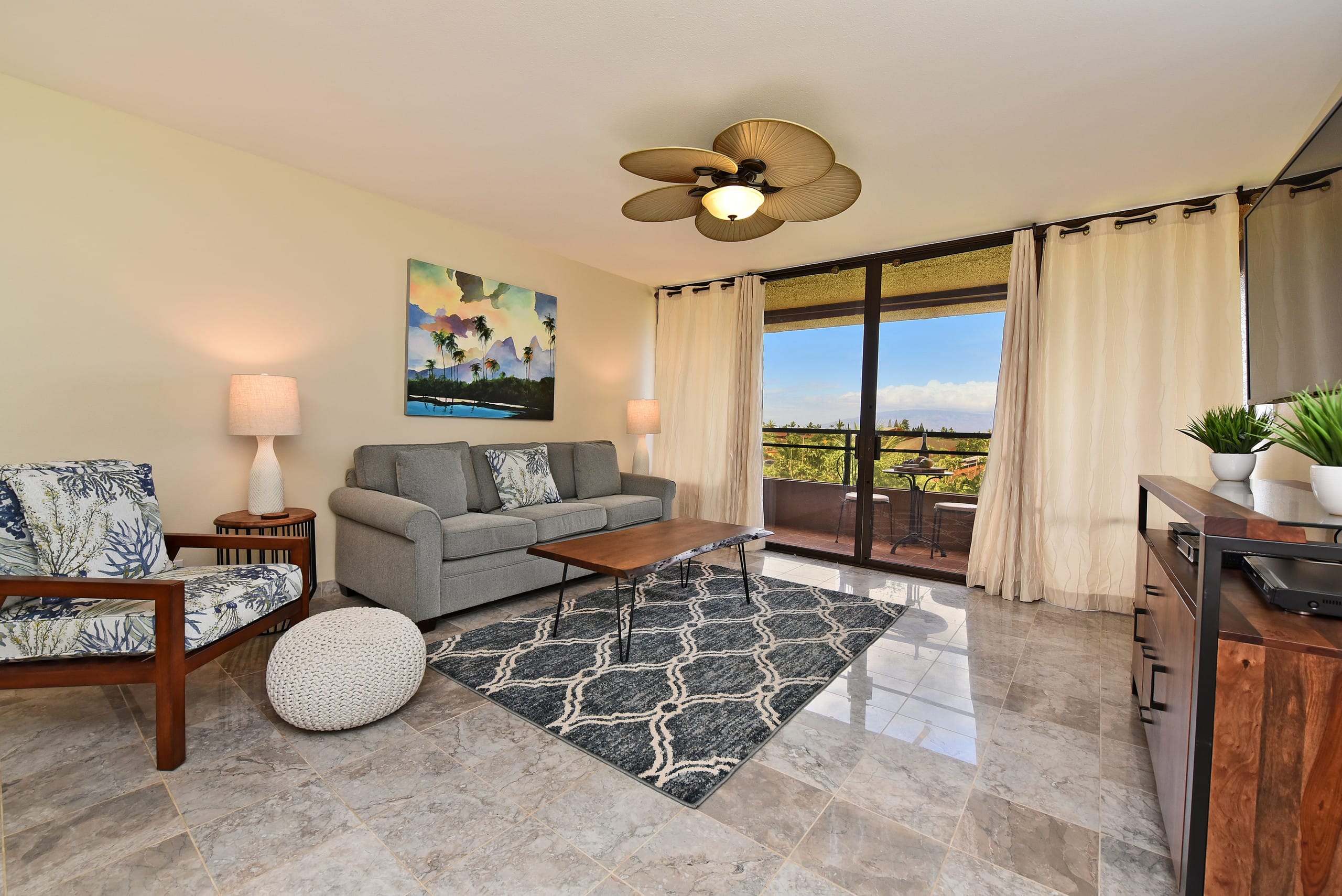 Condo in Lahaina · ★4.15 · 1 bedroom · 2 beds · 1 bath - Image 1