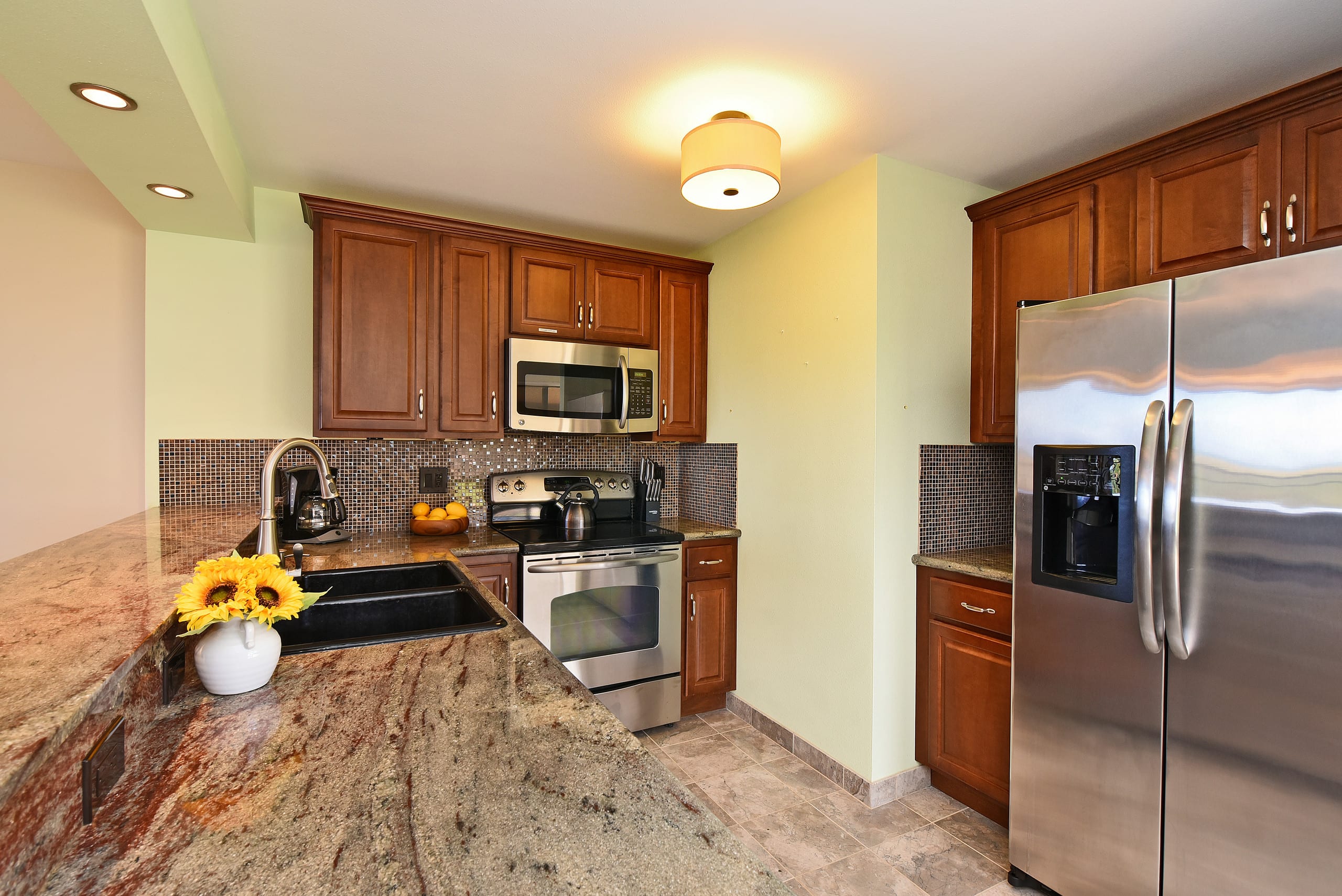Condo in Lahaina · ★4.15 · 1 bedroom · 2 beds · 1 bath - Image 8