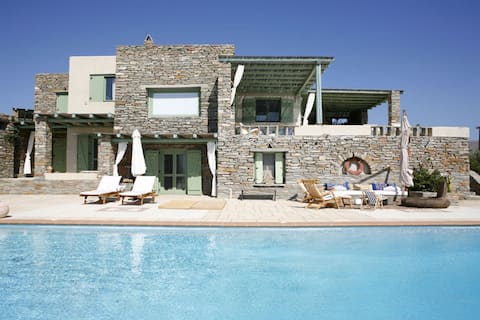 Villa Juno with pool and clifftop view by Jj