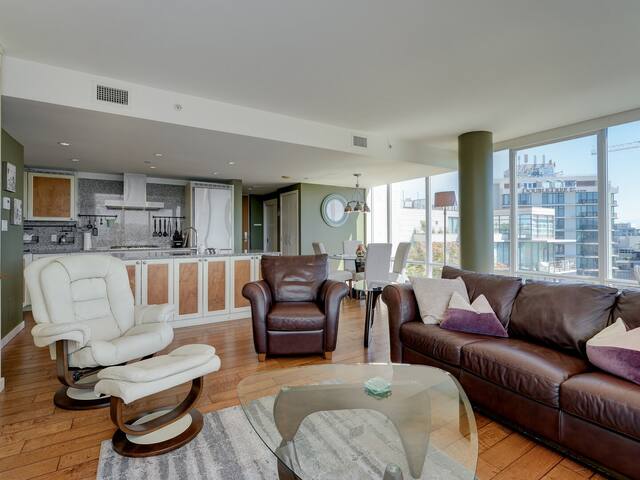 Waterfalls Hotel – 2 bed/2 bath, AC, Pool, Hot Tub gallery image 3