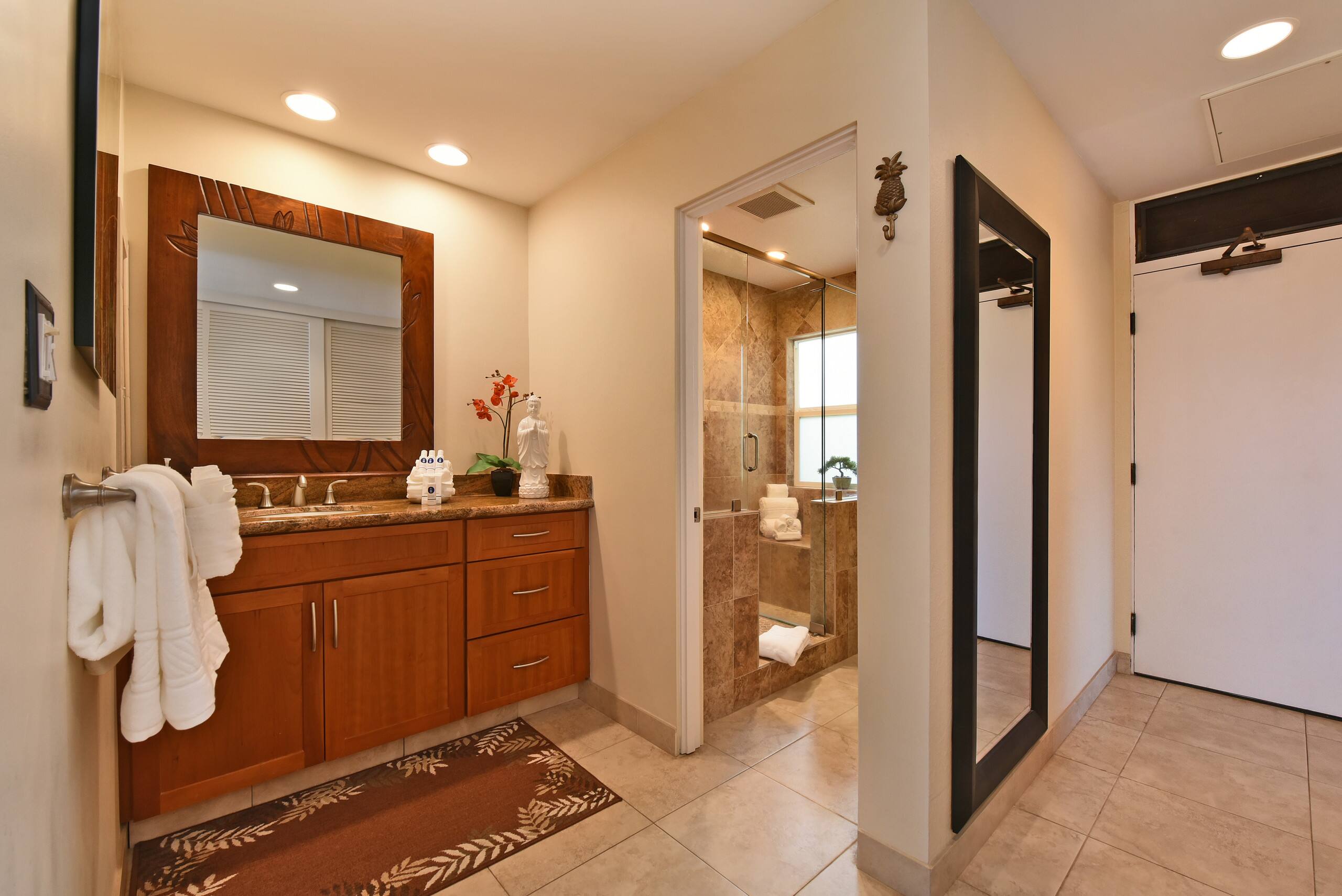 Condo in Lahaina · ★4.89 · 1 bedroom · 1 bed · 2 baths - Image 11