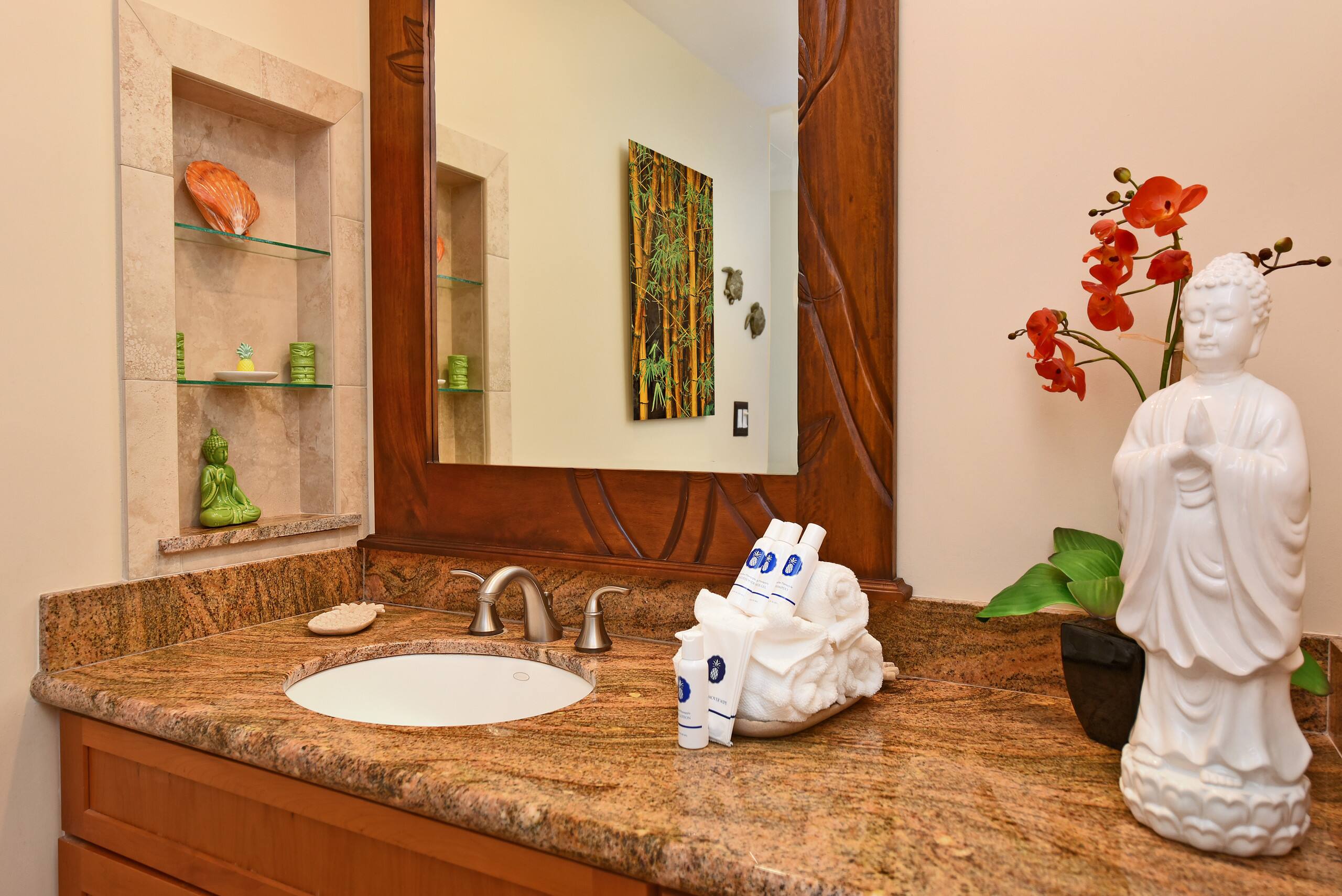 Condo in Lahaina · ★4.89 · 1 bedroom · 1 bed · 2 baths - Image 13