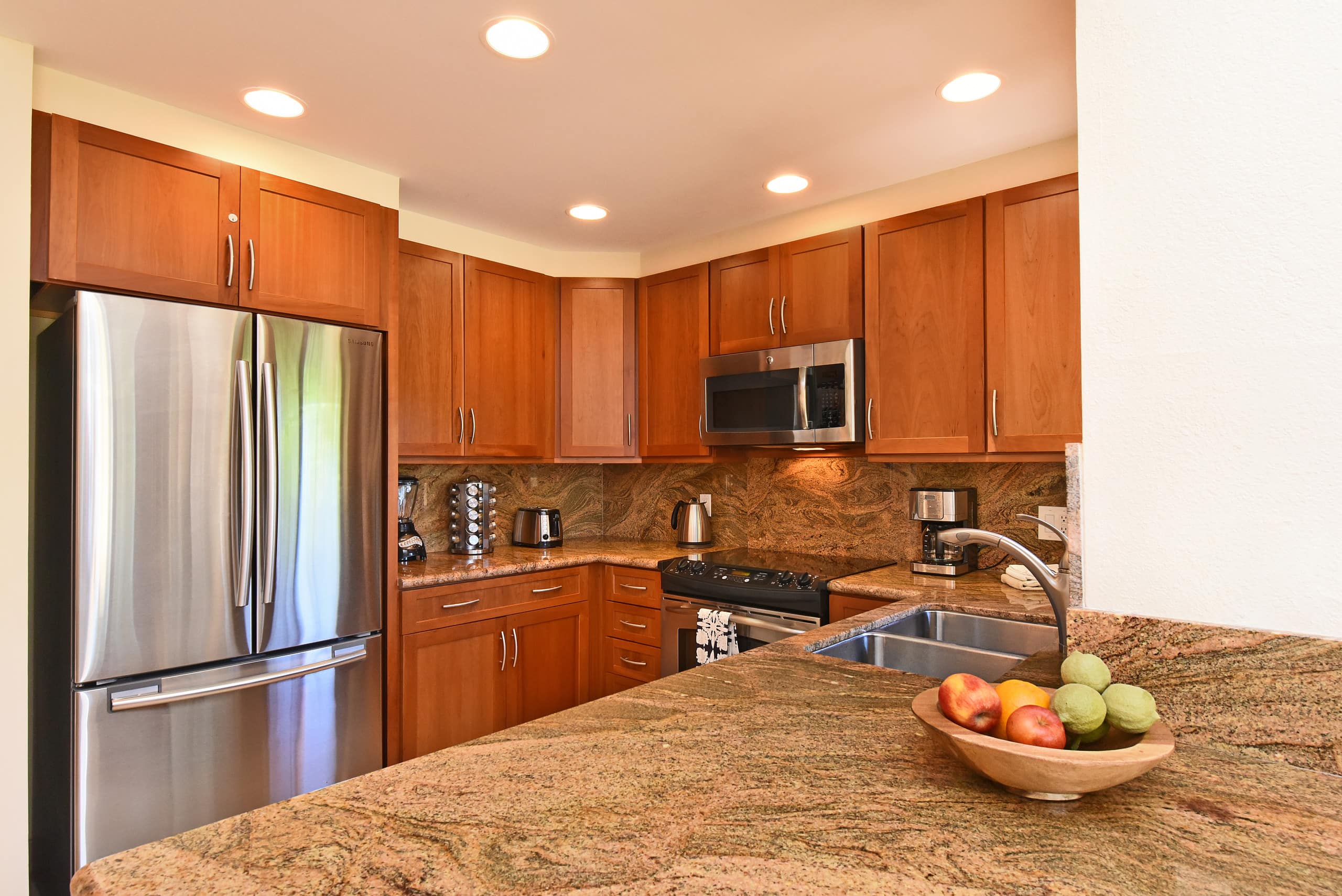 Condo in Lahaina · ★4.89 · 1 bedroom · 1 bed · 2 baths - Image 3