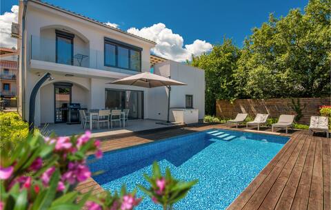 Awesome home in Malinska with WiFi