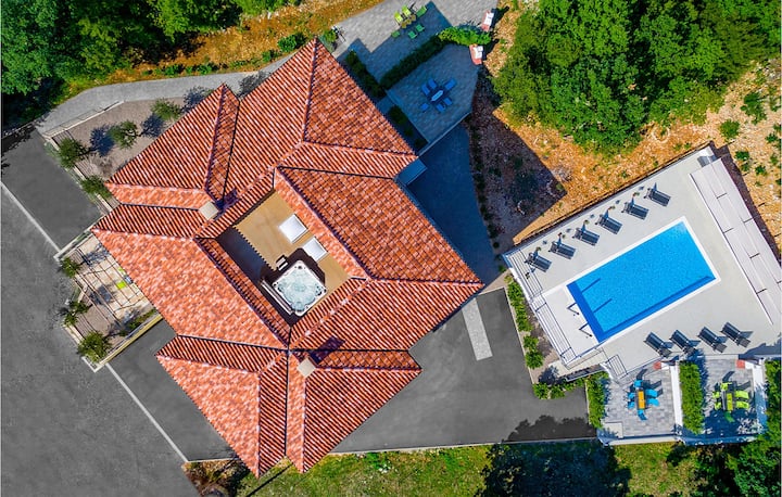 Amazing apartment in Kostrena with swimming pool