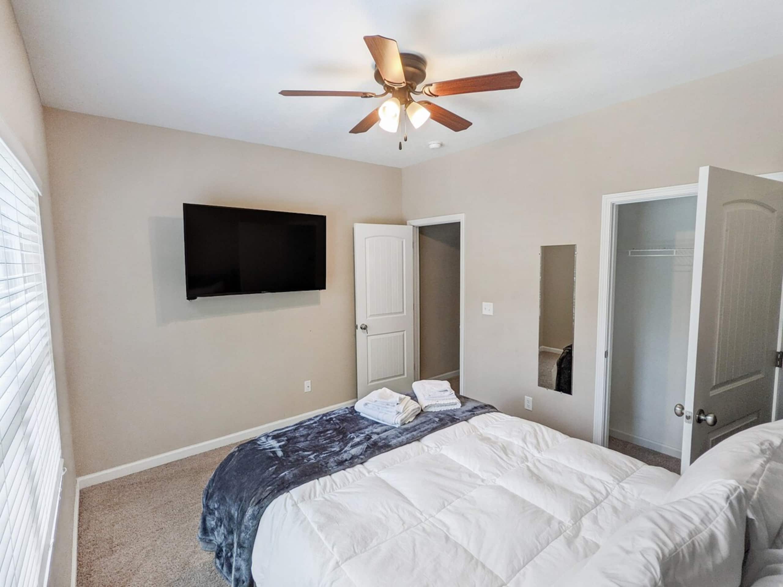 Royal Ivory - Quiet, Modern, Chic - Photo 5