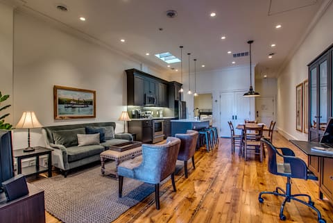 Sheridan House-The Suite-gorgeous downtown apt