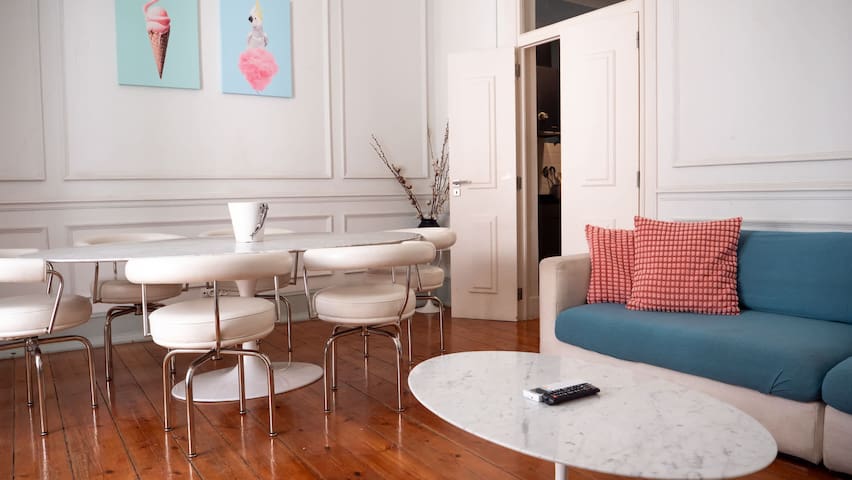 Soriano 4 – 5 bedroom apartment in Chiado!