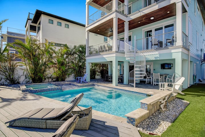 Bayfront Retreat - Cinco Habitaciones Casa, Capacidad 15 - Bradenton Beach