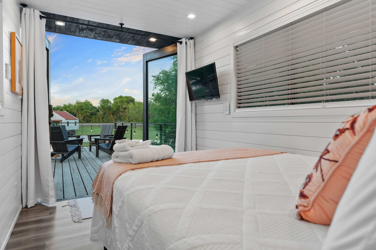 Stunning container home with rooftop terrace - Houses for Rent in Waco,  Texas, United States - Airbnb, image size:1200x800