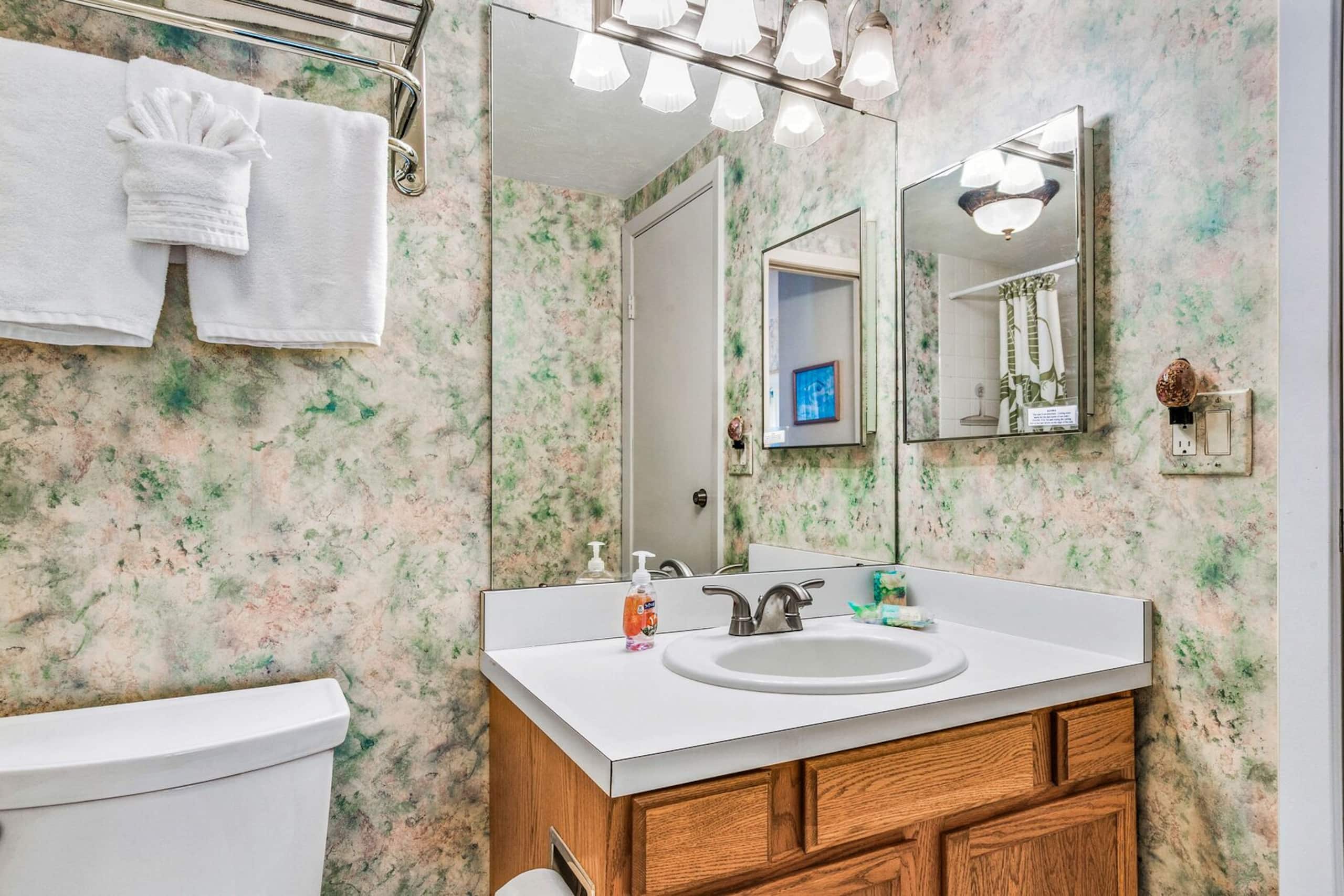 Condo in Kihei · ★4.56 · 2 bedrooms · 2 beds · 2 baths - Image 36