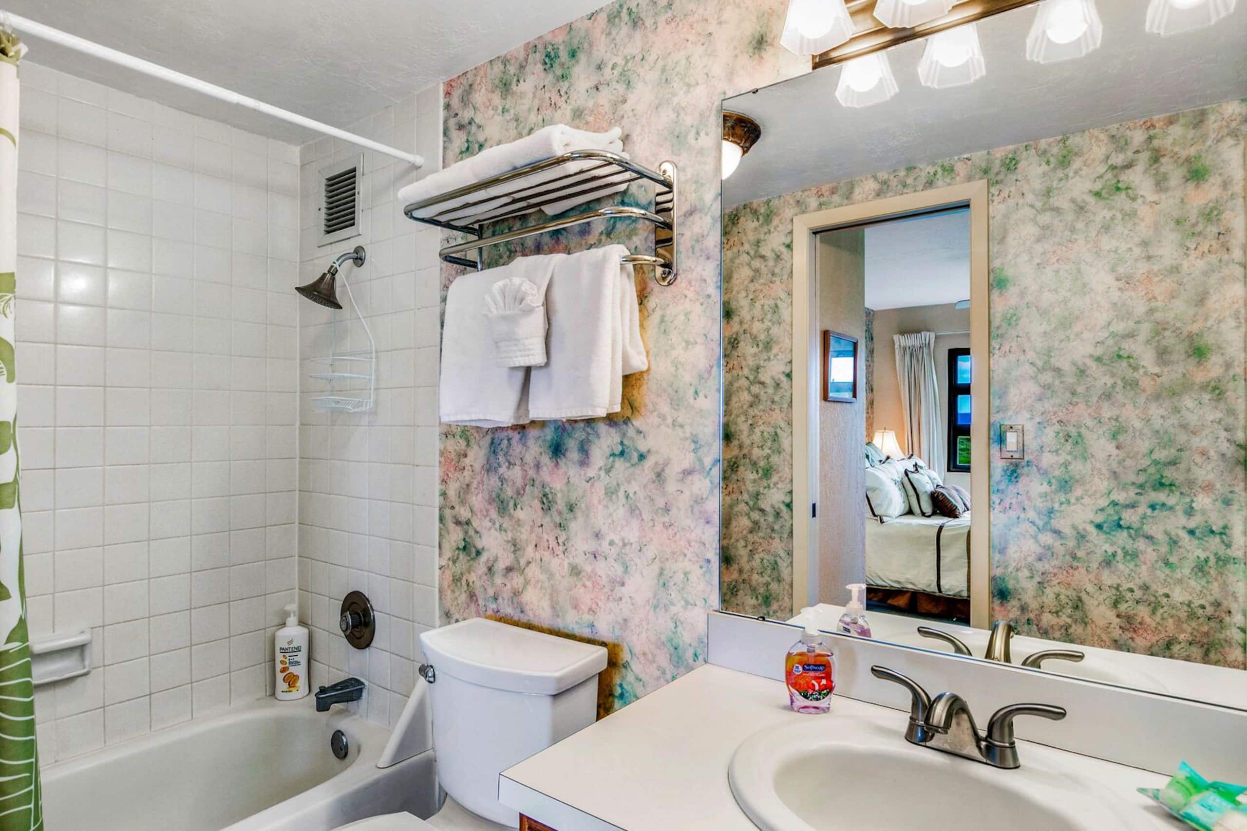 Condo in Kihei · ★4.56 · 2 bedrooms · 2 beds · 2 baths - Image 11