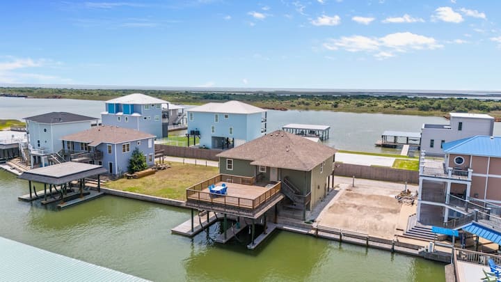 Waterfront Gk Bay Place - Port O'Connor, TX