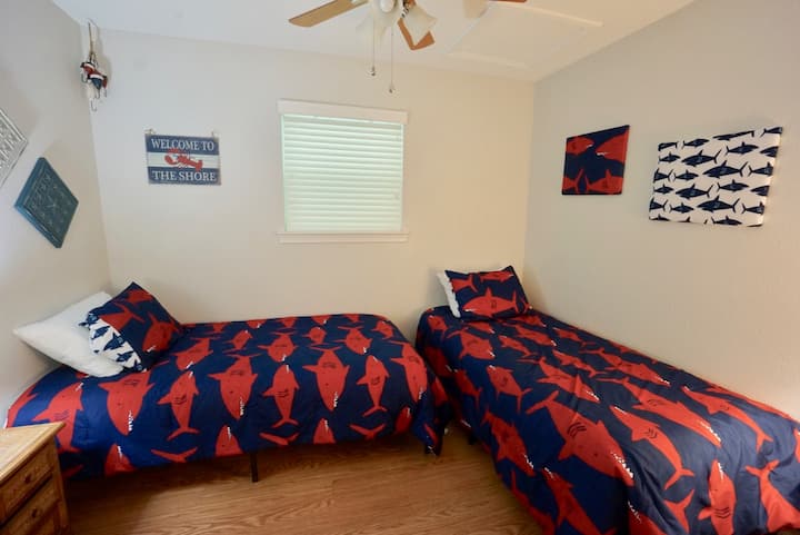 第三间卧室- 2张单人床