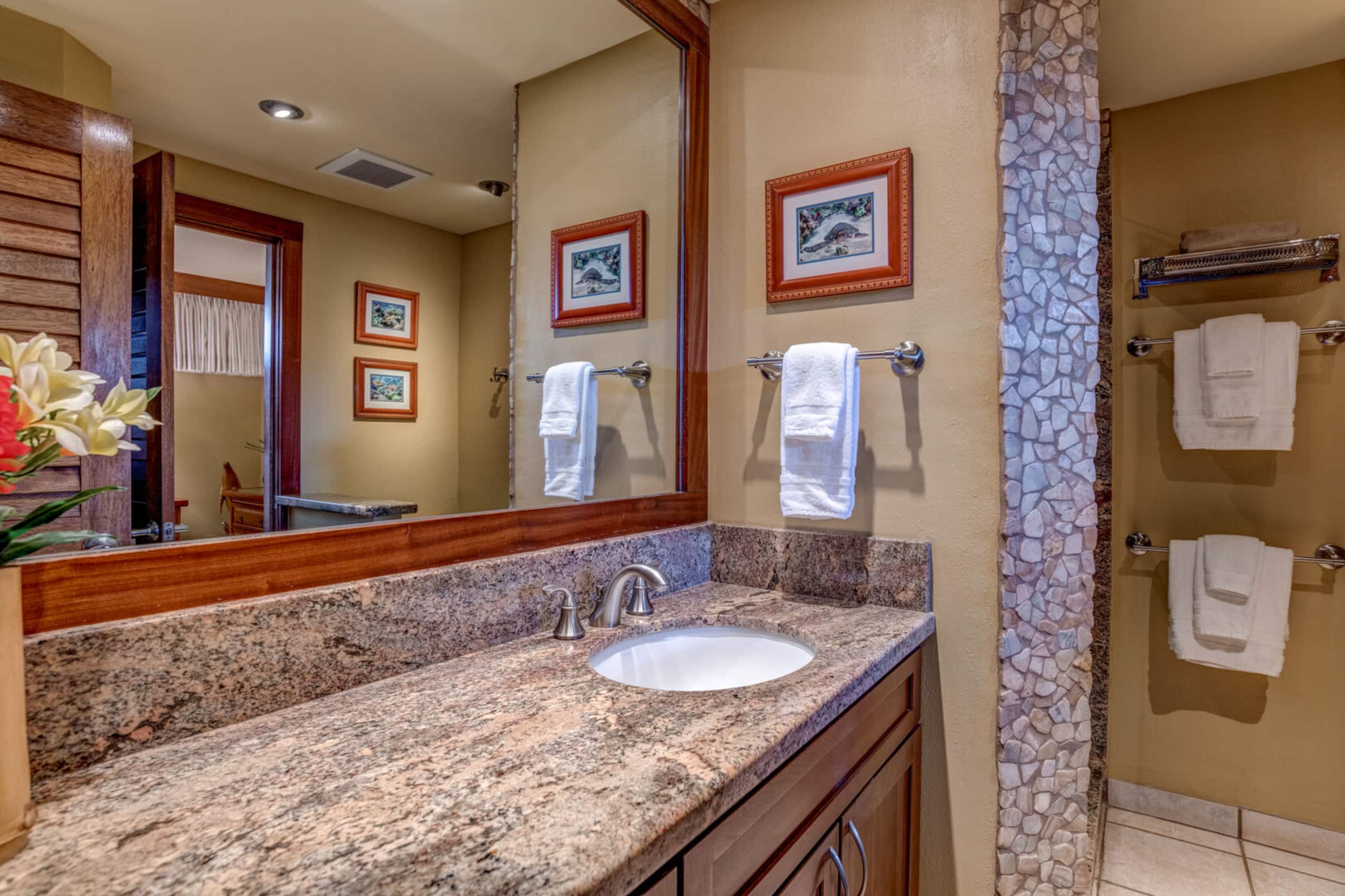Condo in Lahaina · ★4.79 · 1 bedroom · 2 beds · 1 private bath - Image 20