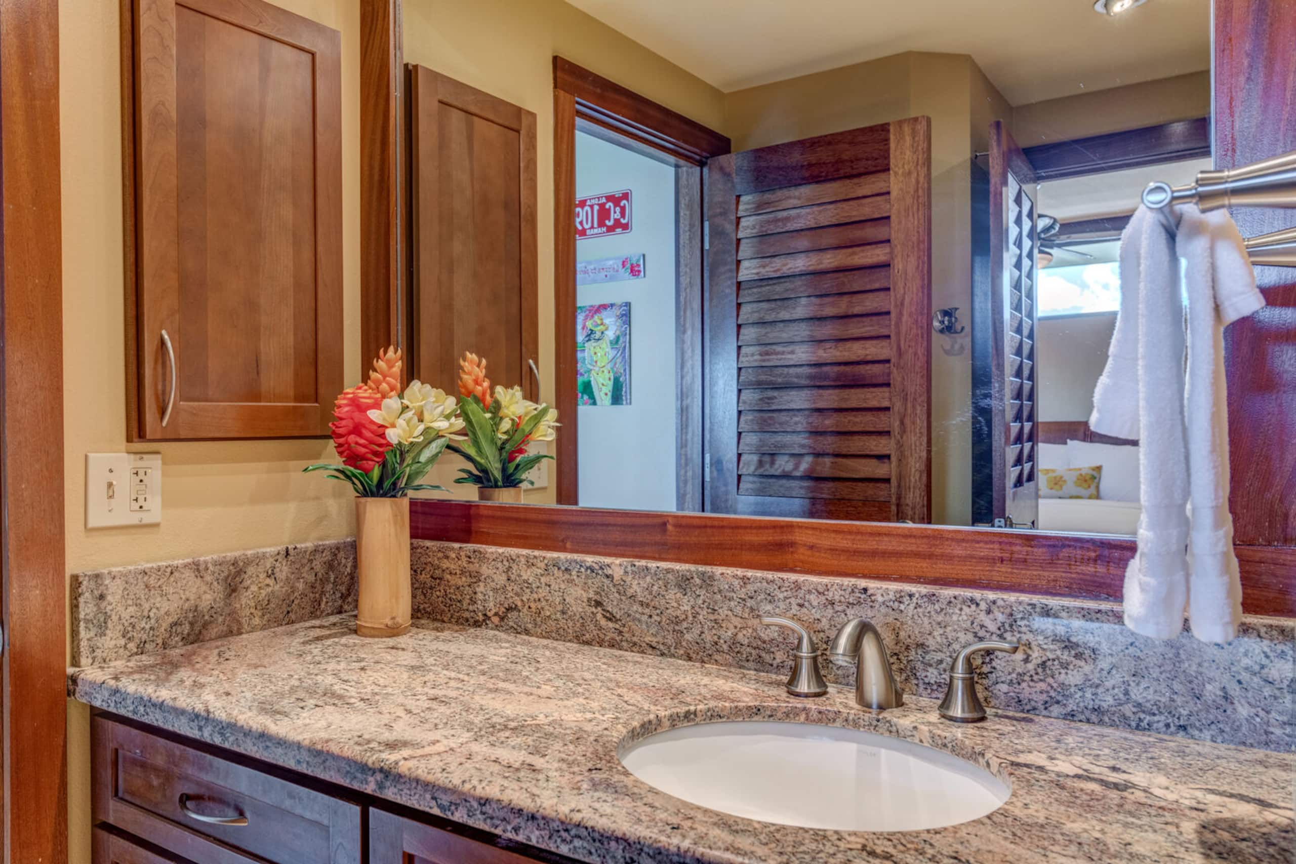 Condo in Lahaina · ★4.79 · 1 bedroom · 2 beds · 1 private bath - Image 21