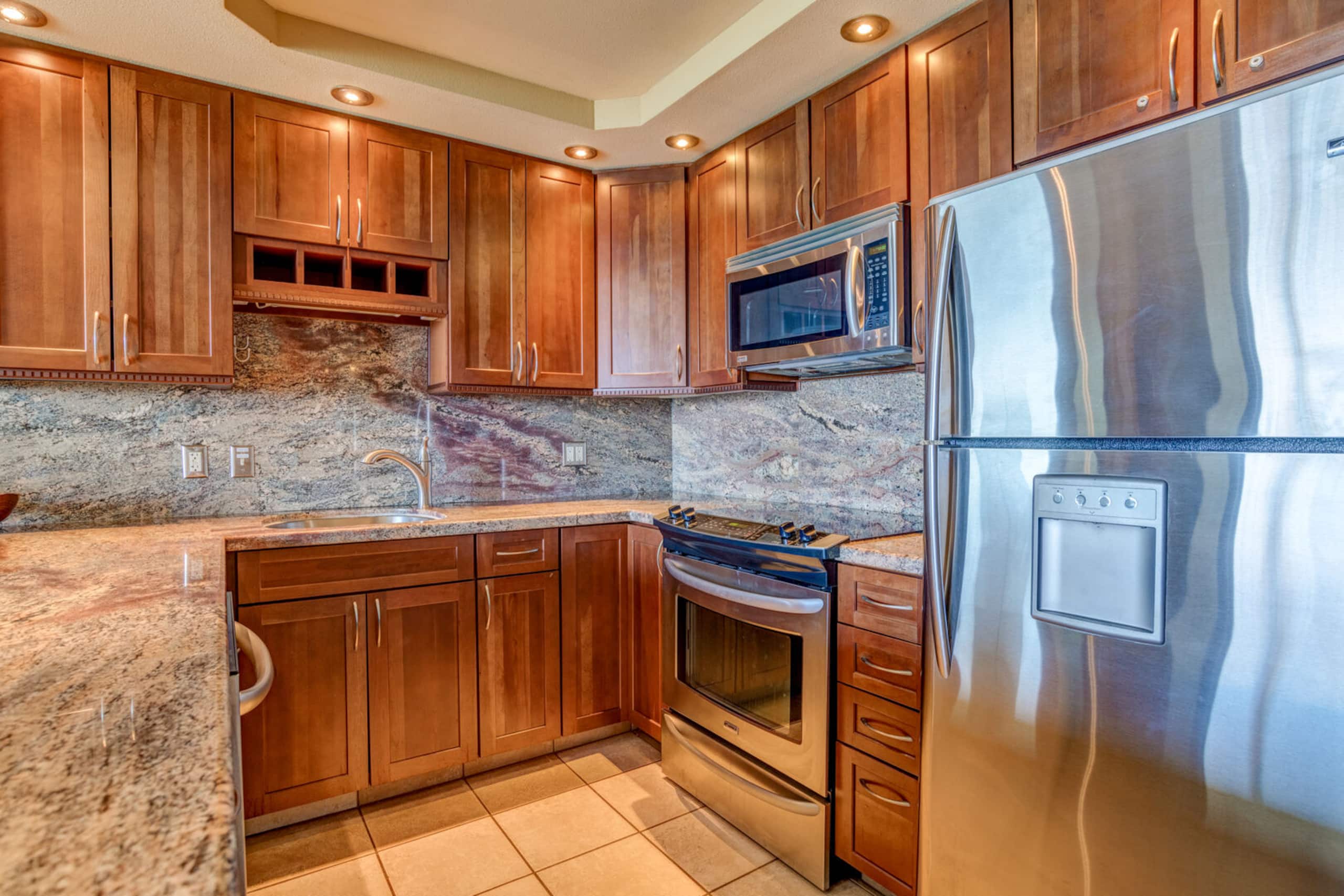 Condo in Lahaina · ★4.79 · 1 bedroom · 2 beds · 1 private bath - Image 14