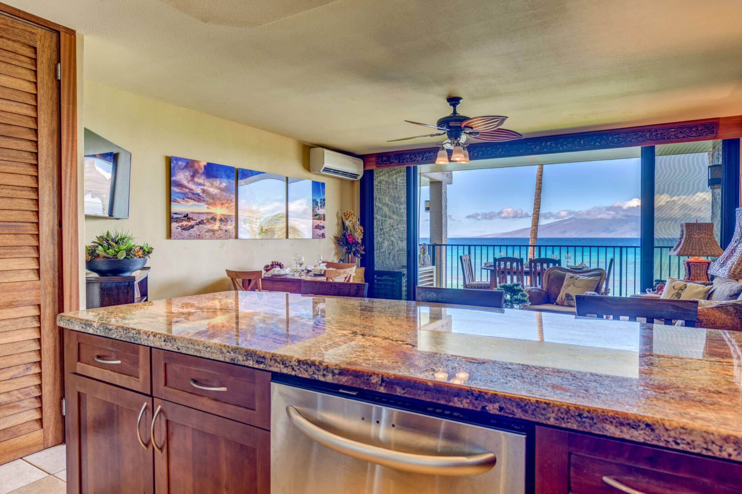Condo in Lahaina · ★4.79 · 1 bedroom · 2 beds · 1 private bath - Image 12