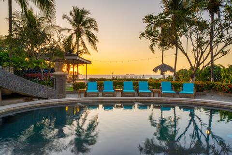 Playa Potrero - impressive 9 Br beachfront villa: