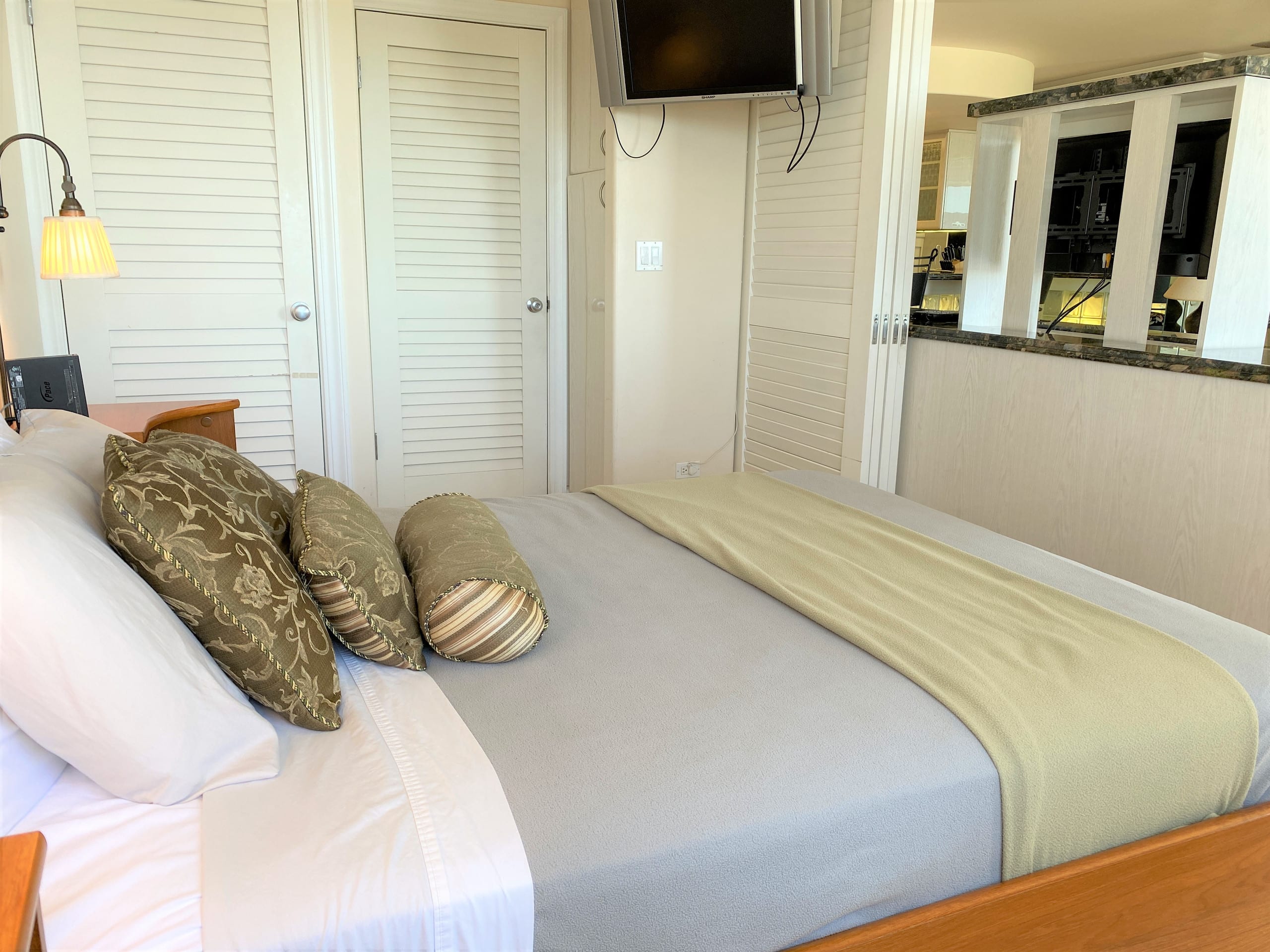 Ilikai Marina #0788 1 Bedroom 1 Queen 1 Sofa Bed - Image 10