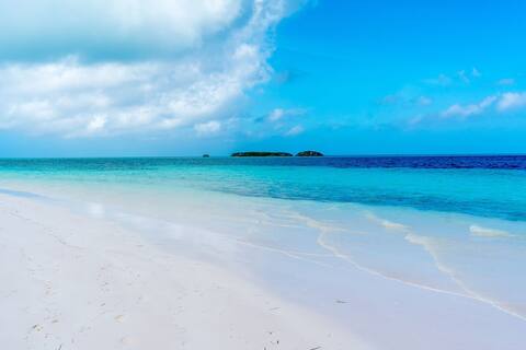 "This is It" 5 Bdr Beach Front Villa