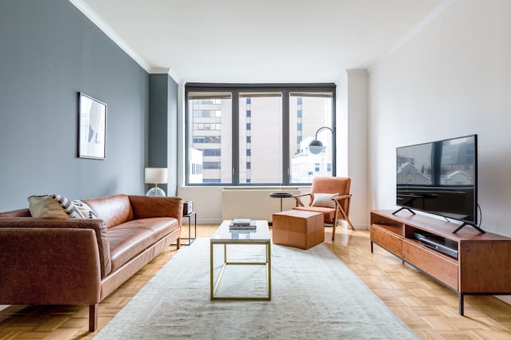 Smart Sutton Place 2br W/ Gym, Pool, Near Central Park, By Blueground - New York