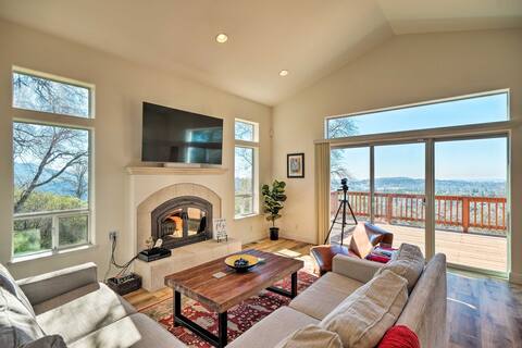 Hot Tub & Mtn Views: Peaceful Columbia Retreat!
