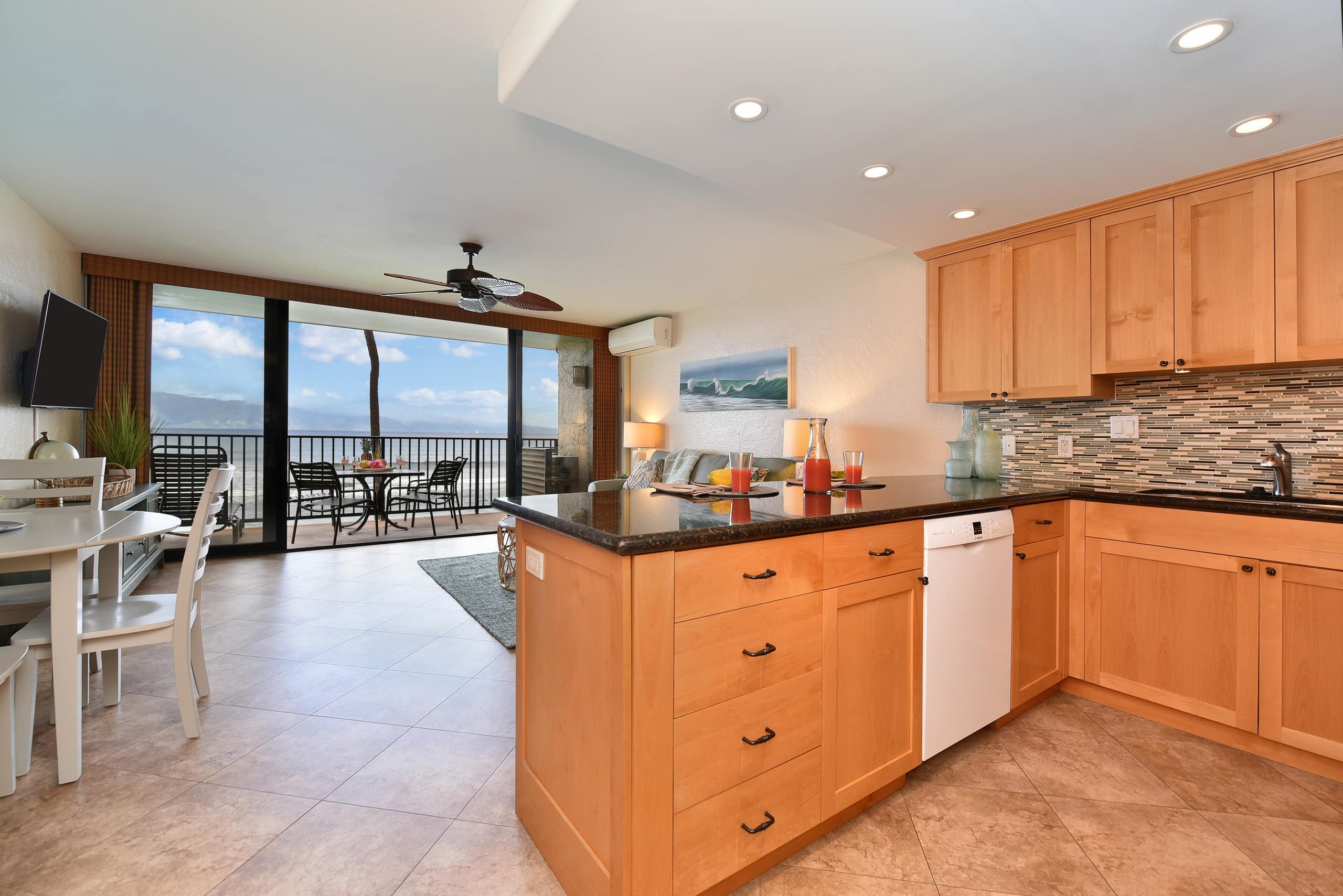 Condo in Lahaina · ★4.95 · 1 bedroom · 2 beds · 1 bath - Image 7
