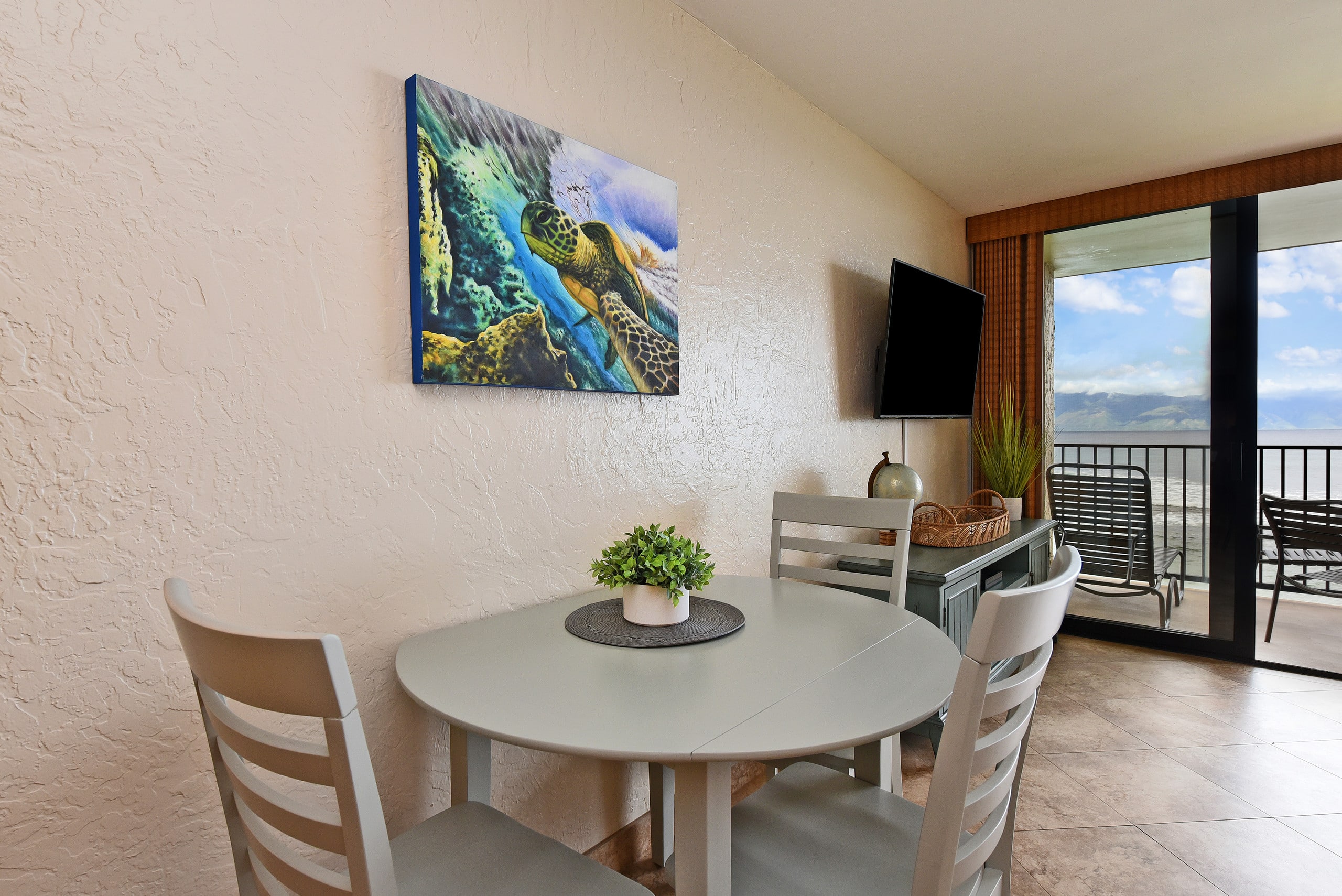 Condo in Lahaina · ★4.95 · 1 bedroom · 2 beds · 1 bath - Image 13