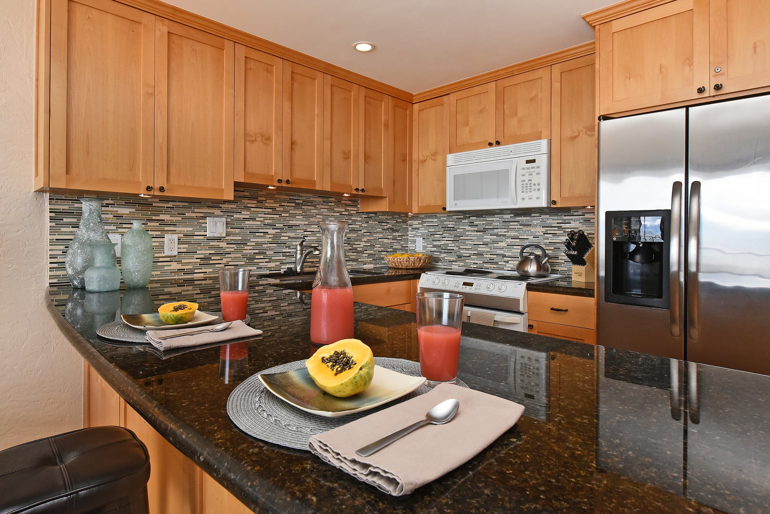 Condo in Lahaina · ★4.95 · 1 bedroom · 2 beds · 1 bath - Image 6
