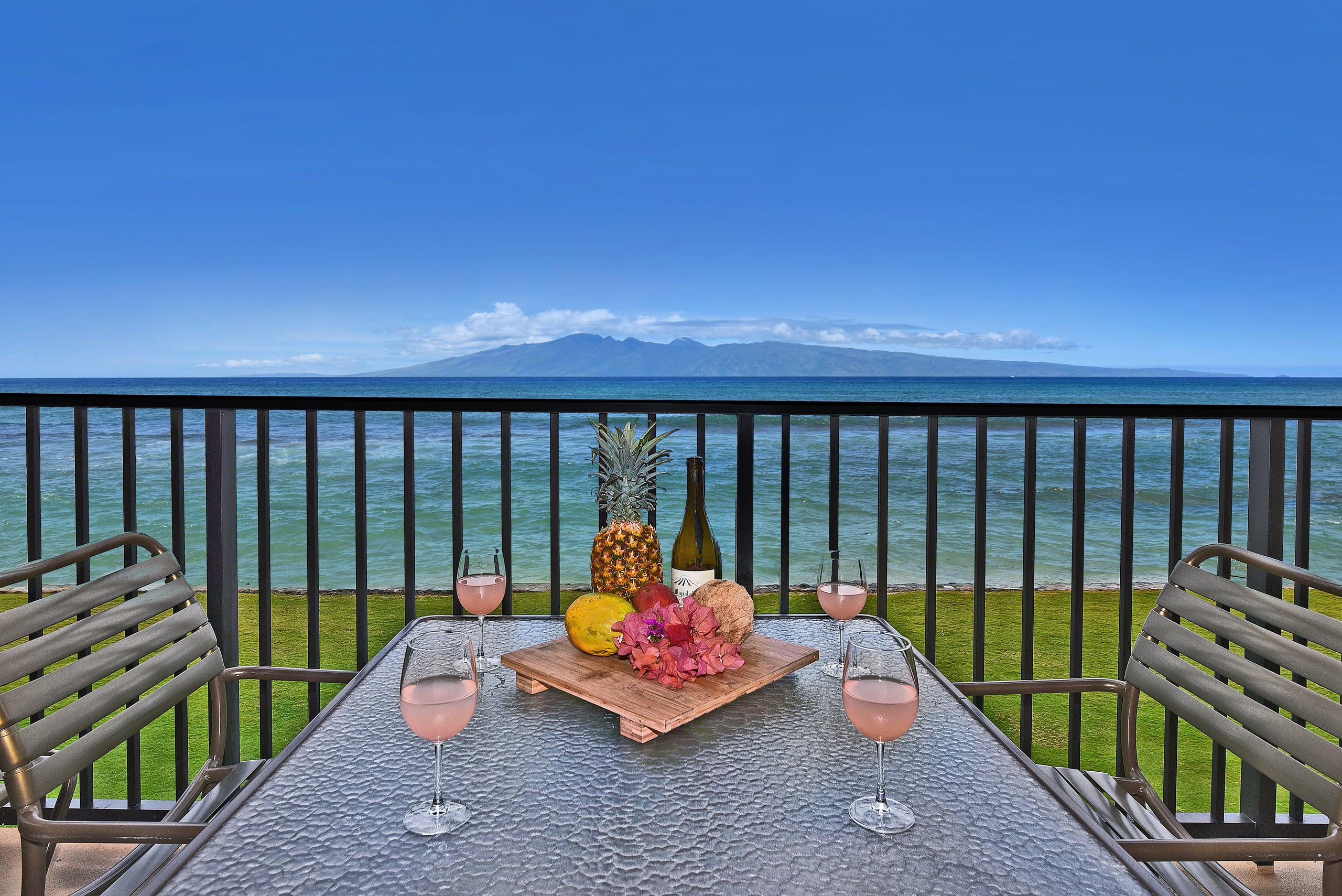 Condo in Lahaina · ★4.95 · 1 bedroom · 2 beds · 1 bath - Image 1