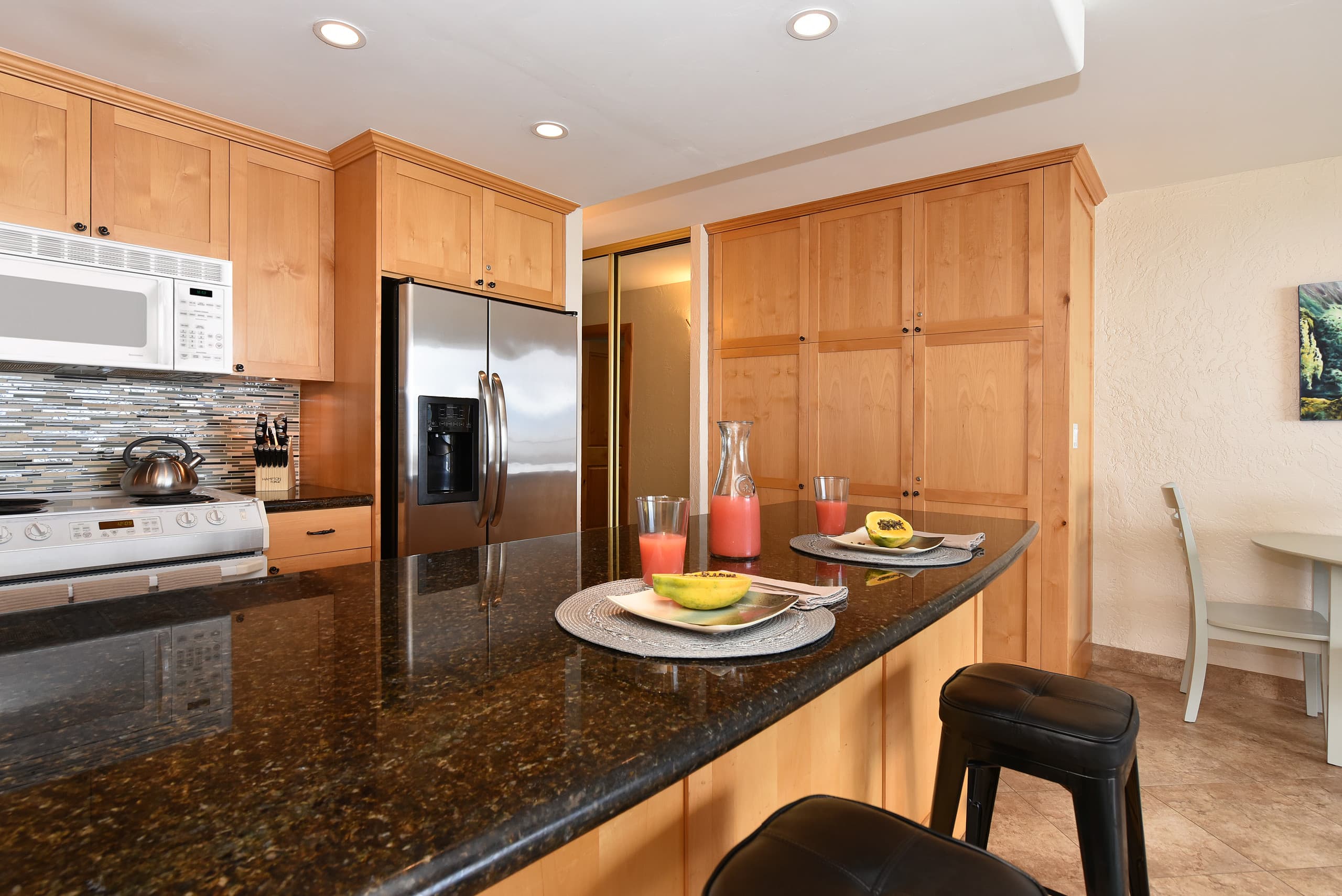 Condo in Lahaina · ★4.95 · 1 bedroom · 2 beds · 1 bath - Image 9
