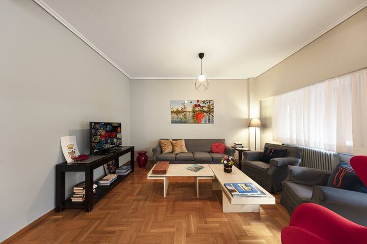 Spacious 3 Bedroom apt near Acropolis museum gallery image 3