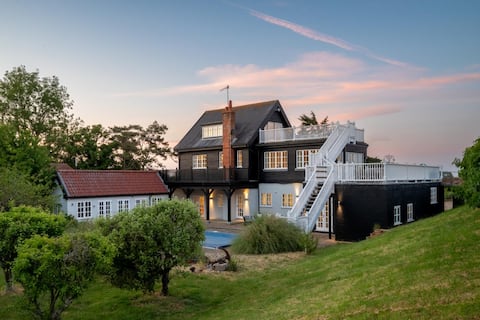 5 Bed in Orford (oc-pav)