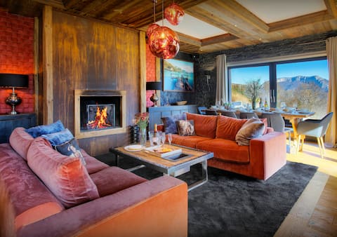 Luxury stay - pool and mountain views