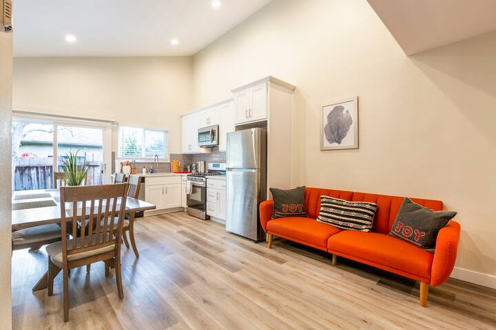 @ Marbella Lane – 6BR Duplex | DTWN SJ | Laundry + gallery image 2