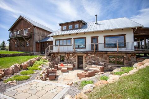 Meredith Ranch Chalet and Guest House · Expansive