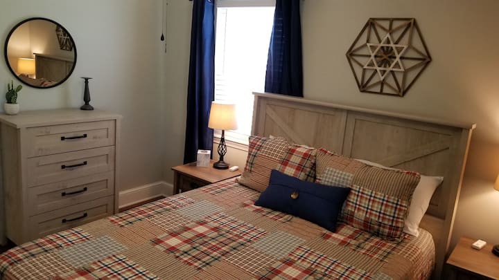 Slaapkamer 2 met queensize bed