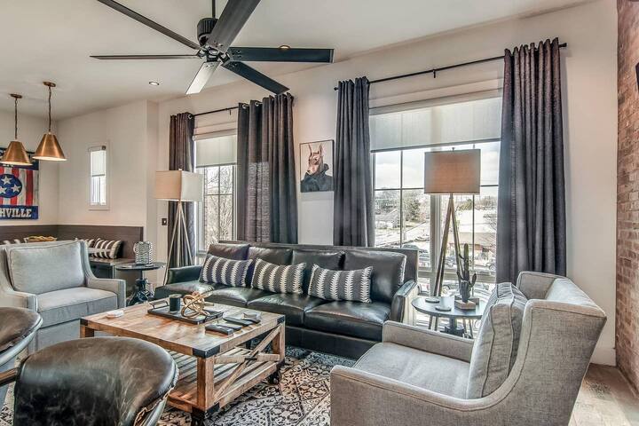 2 Super Lux WeHo Homes – 2 Rooftops! -6 Bedrooms gallery image 5